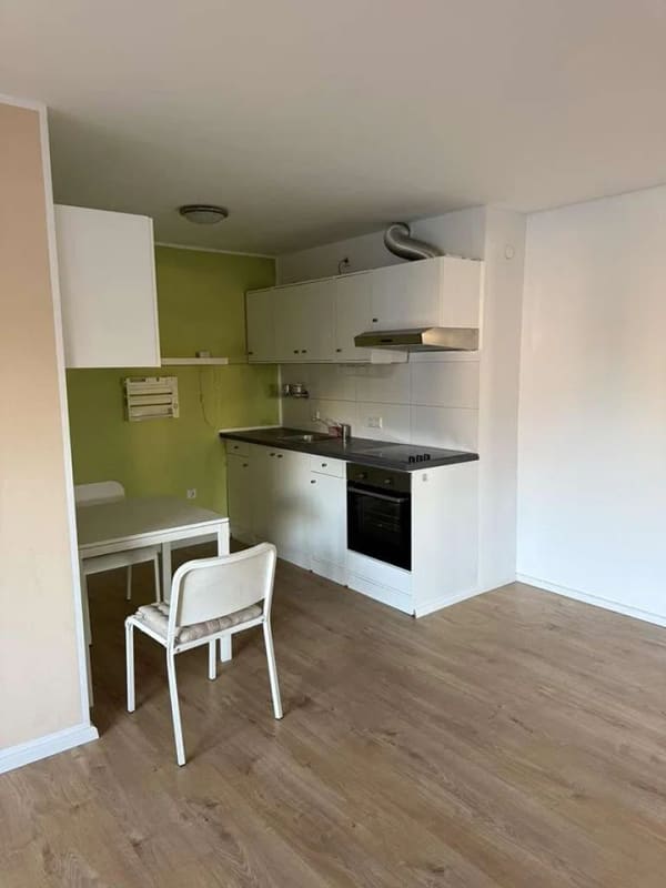 Immobilie in Oftersheim - Freistehende, helle & großz. 1 Zi.-Whg. (42m²) m. Balkon, PKW-Stellplatz, EBK - provisionsfrei - Bild 2