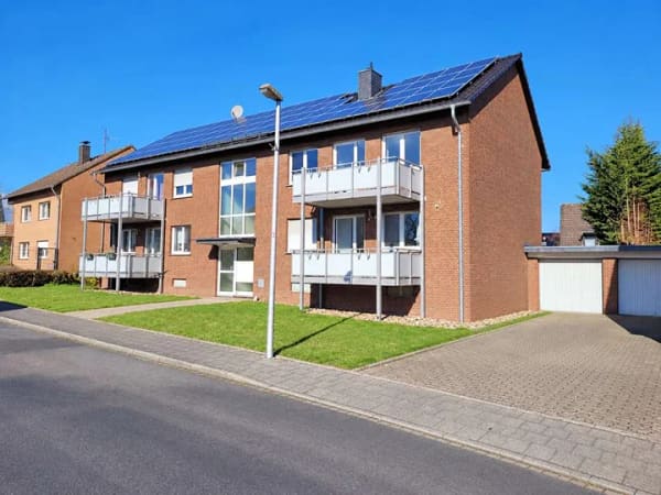 Immobilie in Dormagen - Gepflegtes 4-Familienhaus mit 300 m² Wohnfläche, PV-Anlage & Mietsteigerungspotenzial - Bild 0