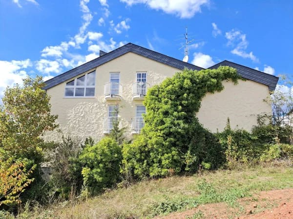 Immobilie in Losheim am See - Ein Anwesen voller Möglichkeiten in Losheim-Hausbach – 448 m² Wohnfläche, Fernblick, Wellness & 3 Garagen - Bild 4