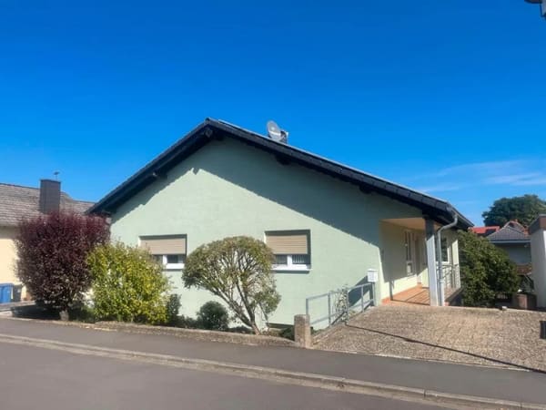 Immobilie in Niedermohr - Sehr schönes & gepflegtes Einfamilienhaus mit viel Platz - Bild 0