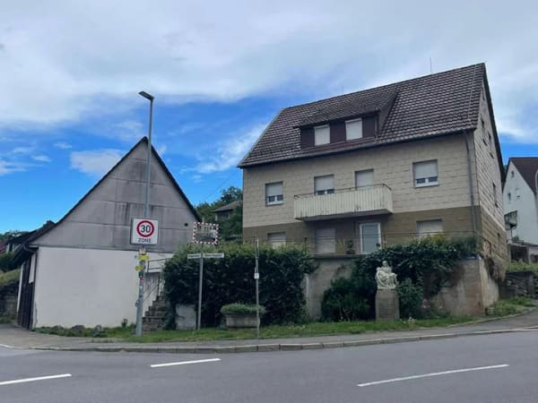 Immobilie in Schöntal - Zweifamilienhaus mit Scheune und großem Garten - Bild 1