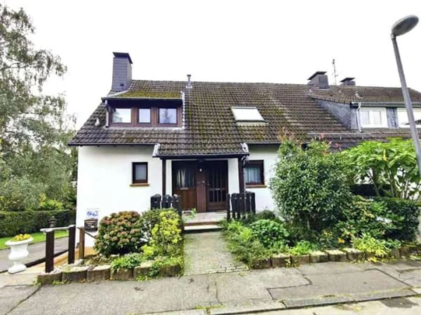 Immobilie in Wuppertal - Idyllische Erdgeschosswohnung mit Garage (Erbbaurecht) - Bild 0