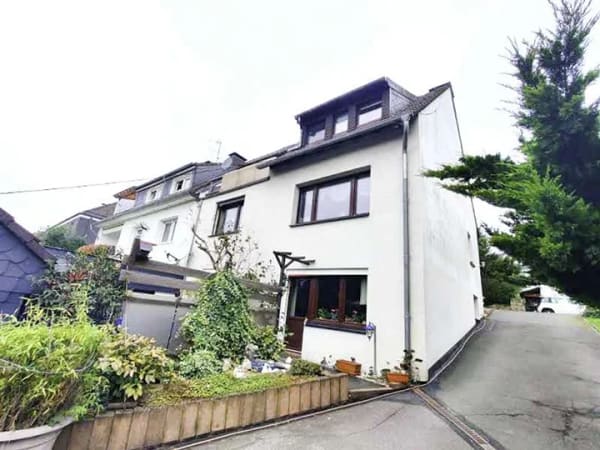 Immobilie in Wuppertal - Idyllische Erdgeschosswohnung mit Garage (Erbbaurecht) - Bild 1