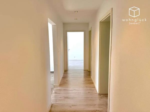 Immobilie in Reichenberg - Attraktive Kapitalanlage: 3-Zi.-DG-Wohnung mit EBK & Stellplatz nahe Würzburg - Bild 0