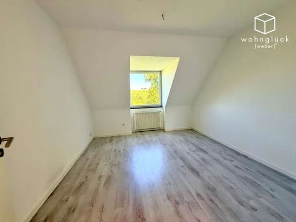 Immobilie in Reichenberg - Attraktive Kapitalanlage: 3-Zi.-DG-Wohnung mit EBK & Stellplatz nahe Würzburg - Bild 3