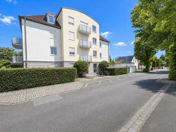 Immobilie in Coswig - bezugsfreie 3,5-Zimmer-Dachgeschosswohnung in ruhiger Lage - Bild 0
