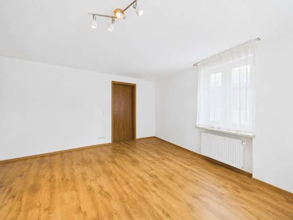 Immobilie in Hornberg - Kapitalanlage in Hornberg: langjährig vermietete 2-Zimmer-Wohnung in zentraler Lage - Bild 1