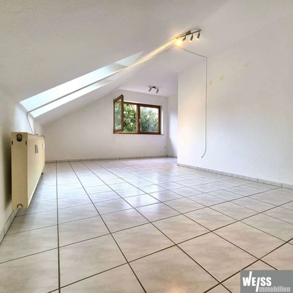 Immobilie in Margetshöchheim - Zweizimmmer - Dachgeschosswohnung - Bild 1