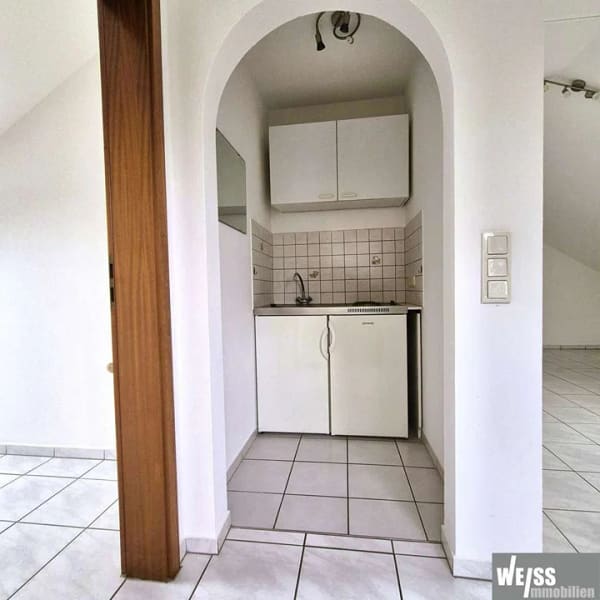 Immobilie in Margetshöchheim - Zweizimmmer - Dachgeschosswohnung - Bild 3