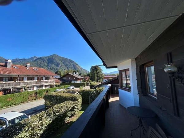 Immobilie in Grassau - Gemütliche Zweizimmerwohnung mit Erker in ruhiger Wohnlage - Bild 1