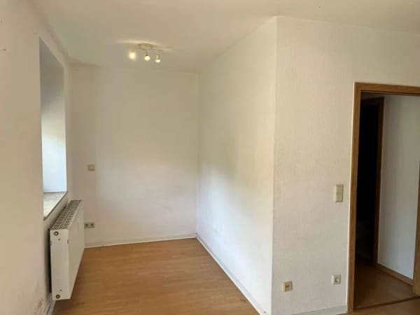 Immobilie in Hartmannsdorf bei Kirchberg - Eigentumswohnung, Wohn- Schlafzimmer, Küche, Bad, Balkon und Garage in Kirchberg/Erzg. - Bild 2