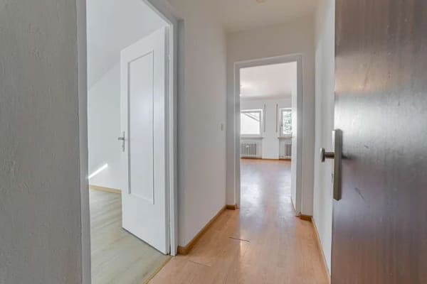 Immobilie in Ebersberg - Gepflegte 2-Zimmer-Dachgeschosswohnung mit Potenzial - Bild 3