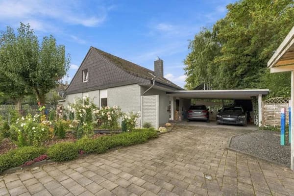 Immobilie in Lemwerder - Großzügiges Wohnen mit tollem Garten in idealer, ruhiger Lage - Bild 0