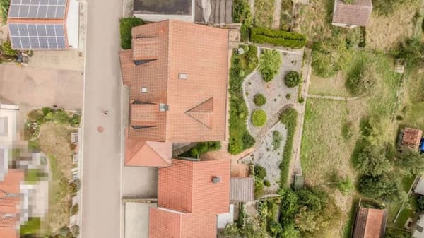 Immobilie in Laupheim - Solides Einfamilienhaus mit Weitblick in ruhiger Sackgassenlage - Bild 2