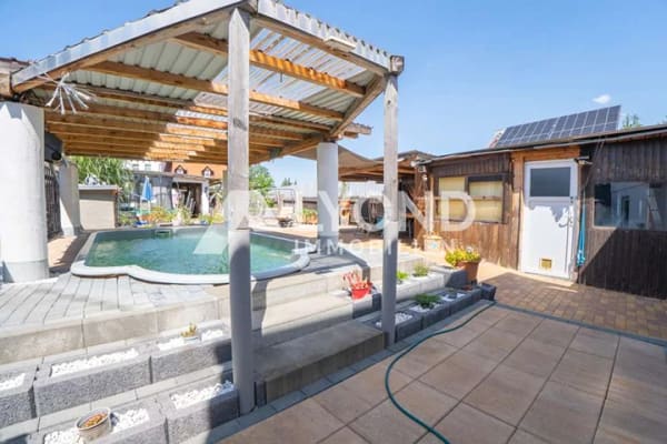 Immobilie in Ballenstedt - Reihenendhaus mit modernem Anbau, Pool und vielseitigen Nutzungsmöglichkeiten in Ballenstedt! - Bild 1