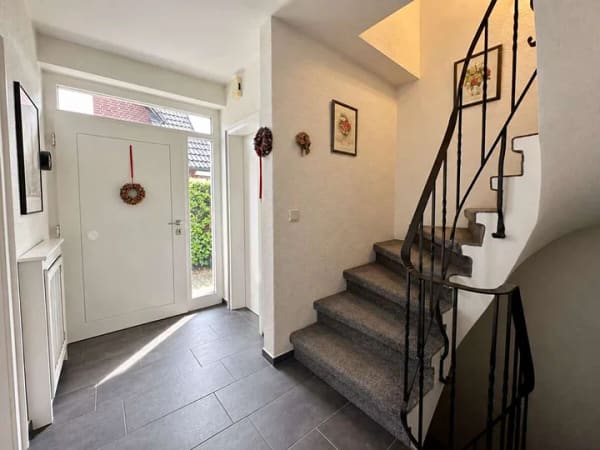 Immobilie in Emsdetten - Zweifamilienhaus mit viel Platz und eingewachsenem Garten - Bild 3