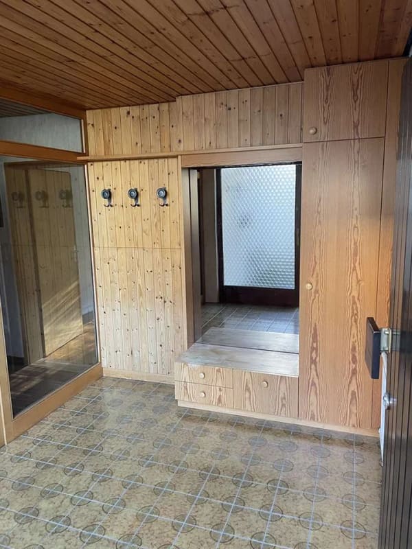 Immobilie in Bühlertann - Vielseitiges Haus in Bühlertann: Platz für Ihre Ideen - Bild 2