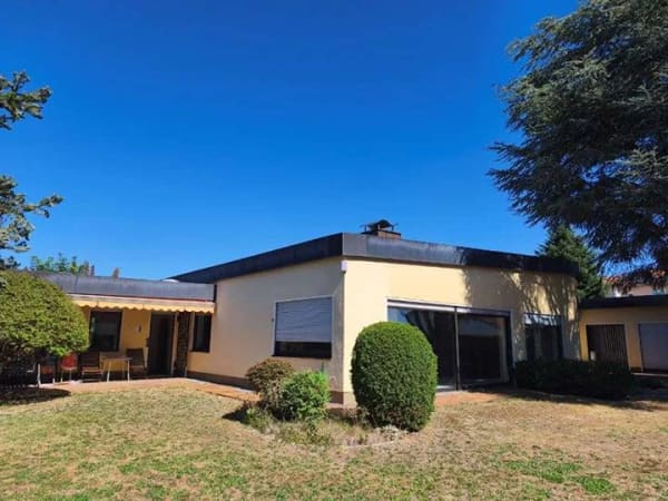 Immobilie in Friedberg - Villa Bungalow ebenerdig mit Einliegerwohnung - zentral und ruhig in Friedberg - Bild 0
