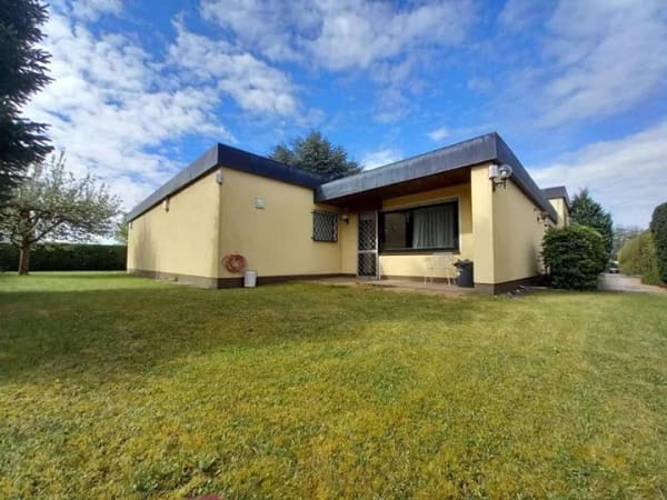 Immobilie in Friedberg - Villa Bungalow ebenerdig mit Einliegerwohnung - zentral und ruhig in Friedberg - Bild 3