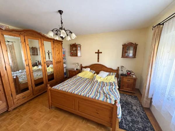 Immobilie in Hennef (Sieg) - Wohnhaus auf 700 qm Grundstück - Bild 1