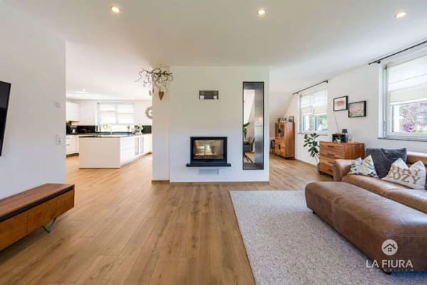 Immobilie in Herrischried - LFI | Einzigartige & exklusive Traumwohnung mit Terrasse, Garten | mit hochwertiger Küche u. Kamin - Bild 3