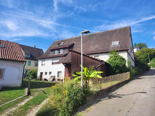 Immobilie in Unterensingen - Vielseitiges, renovierungsbedürftiges Wohngebäude mit Scheune in Unterensingen - Bild 0
