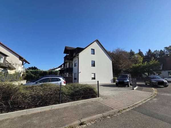 Immobilie in Feucht - ** Schöne Lage ** Schöne Wohnung **
2 Zi-EG mit Terrasse und Stellplatz - sofort bezugsfähig - Bild 1