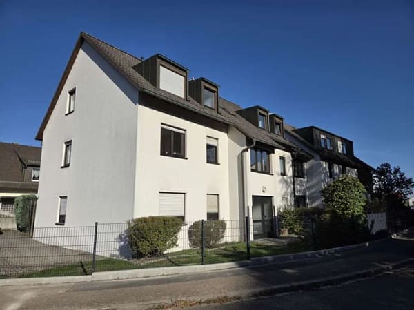 Immobilie in Feucht - ** Schöne Lage ** Schöne Wohnung **
2 Zi-EG mit Terrasse und Stellplatz - sofort bezugsfähig - Bild 2