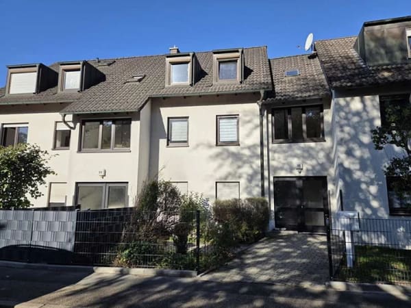 Immobilie in Feucht - ** Schöne Lage ** Schöne Wohnung **
2 Zi-EG mit Terrasse und Stellplatz - sofort bezugsfähig - Bild 4