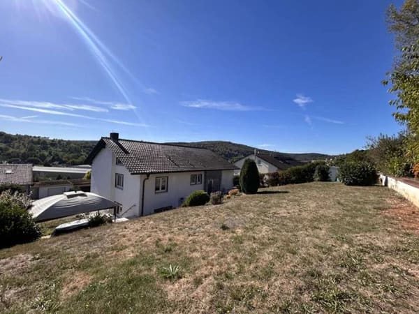 Immobilie in Obernburg am Main - Ein Haus zum Leben, Lieben und Lachen: Großzügiges Ein- bis Zweifamilienhaus mit tollem Weitblick! - Bild 3