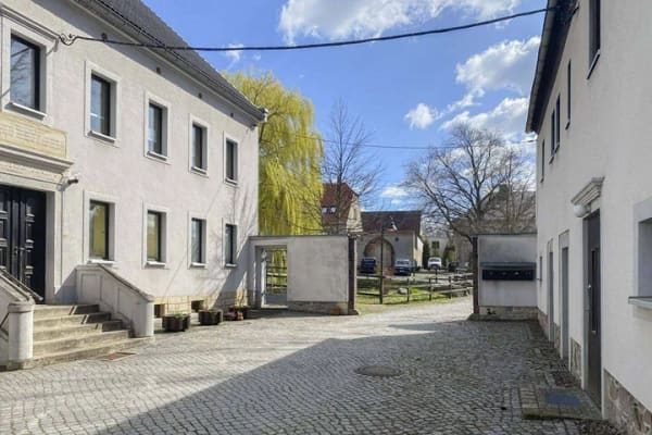 Immobilie in Dresden - Historischer Dreiseitenhof mit 4 Wohneinheiten und Nutzungspotential in idyllischer Lage - Bild 2