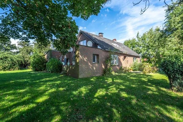 Immobilie in Wangerland - Renovierungsbedürftig mit guter Substanz - Einfamilienhaus auf großem Grundstück im Wangerland - Bild 2