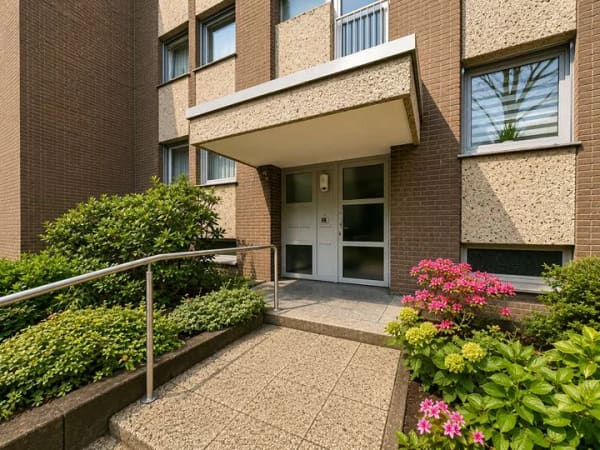Immobilie in Viersen - •  8,27 % Bruttorendite + Faktor 12,1! Vermietete 2-Zimmer-Wohnung inkl. TG-Stellplatz... - Bild 0