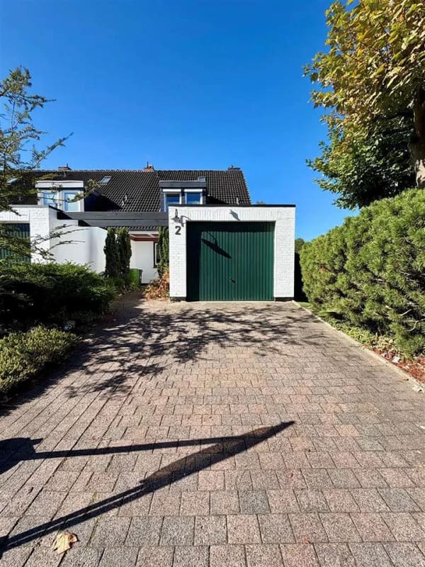 Immobilie in Altenholz - Bezugsfreies Reihenendhaus mit Balkon, Terrasse, Garage uvm. // Ebereschenweg, Altenholz - Bild 1