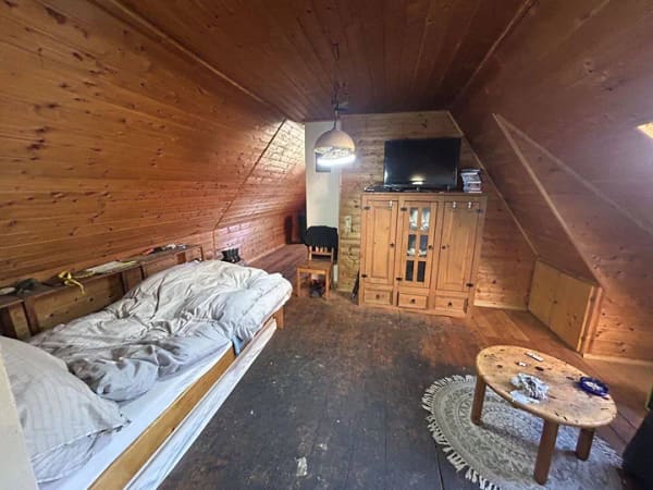 Immobilie in Büren - Dachgeschosswohnung mit toller Aussicht in Hanglage- Sanierungsobjekt in Büren Weine - Bild 3