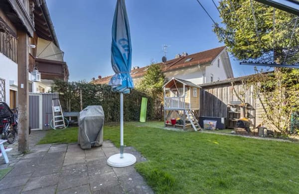 Immobilie in Aying - Grosse Erdgeschosswohnung mit Garten, Stellplätzen, Gewerbeeinheit BEZUGSFREI ab SOFORT! - Bild 0
