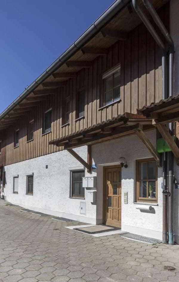 Immobilie in Aying - Grosse Erdgeschosswohnung mit Garten, Stellplätzen, Gewerbeeinheit BEZUGSFREI ab SOFORT! - Bild 4