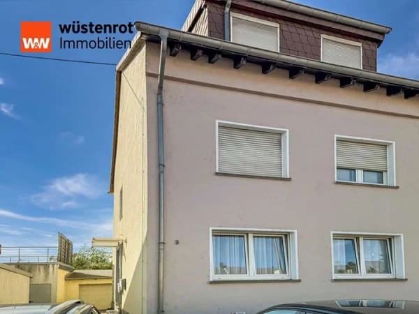 Immobilie in Saarlouis - Zentrale 2-Zimmer-Erdgeschosswohnung mit offenen Wohn- und Essbereich inkl. Garten in SLS-Roden - Bild 0