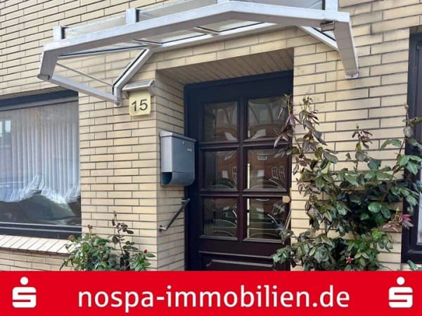 Immobilie in Tönning - Gepflegtes Einfamilienhaus im hist. Ortskern mit hübschem Garten und Teich! - Bild 0