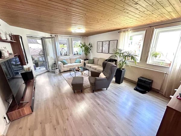 Immobilie in Kuchen - Gepflegte 3,5 Zimmer-Erdgeschosswohnung mit EBK, Terrasse und TG-Stellplatz - Bild 2