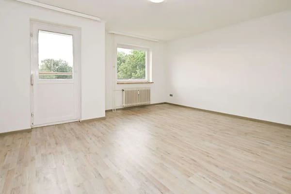 Immobilie in Lübeck - Gut geschnittene, helle 1,5-Zimmerwohnung mit Balkon! - Bild 2