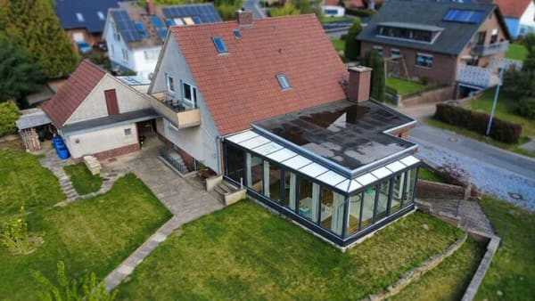 Immobilie in Bückeburg - Ankommen, wohlfühlen und zuhause sein /Großzügiges Familienwohnen mit vermietetem
DG Bückeburg-Röck - Bild 2