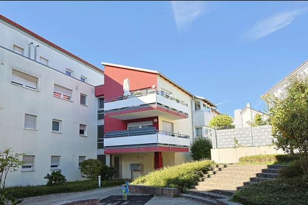 Immobilie in Steinenbronn - Einziehen & wohlfühlen: Modernisierte Wohnung mit hohen Decken und Balkon - Bild 2