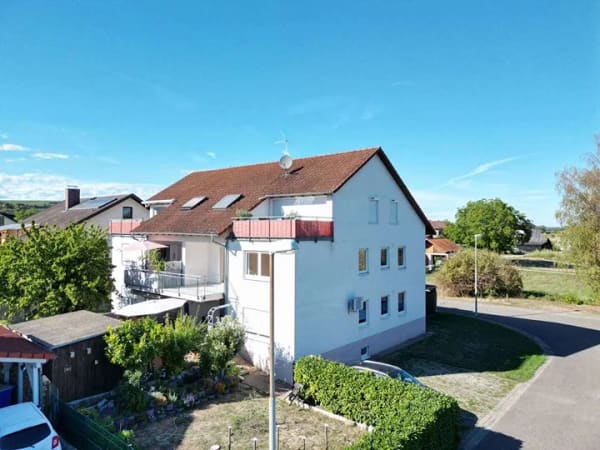 Immobilie in Sasbach am Kaiserstuhl - Sonne satt & sofort einziehen – 4 Zimmer mit großem Balkon! - Bild 0