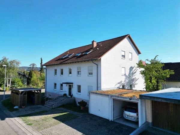 Immobilie in Sasbach am Kaiserstuhl - Sonne satt & sofort einziehen – 4 Zimmer mit großem Balkon! - Bild 1