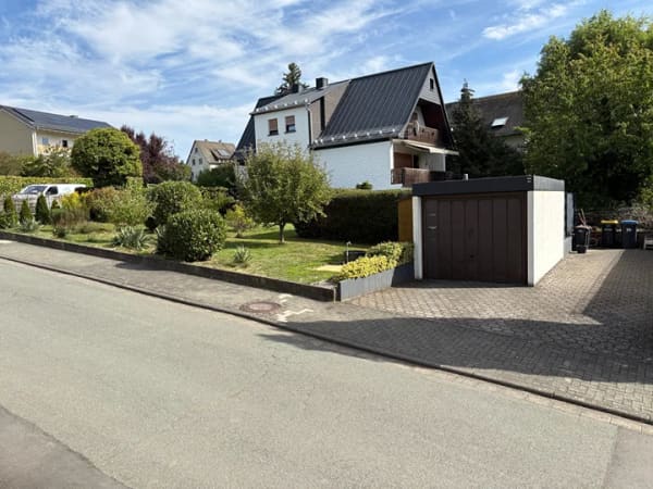 Immobilie in Ehringshausen - !!! 1 Familienhaus mit viel Platz fertig zum Einzug (provisionsfrei) !!! - Bild 0