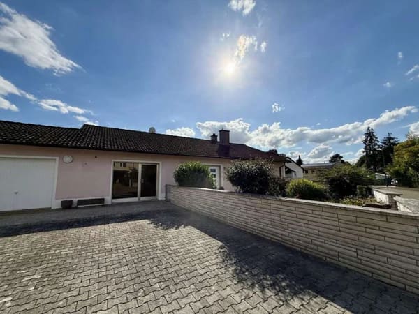 Immobilie in Kösching - Ein kleines Paradies für zwei Generationen - Einfamilienhaus mit Einliegerwohnung in Kösching - Bild 3