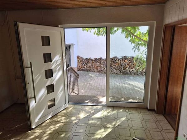 Immobilie in Weisenheim am Sand - Wohnhaus mit schönem Garten, Garage, Schuppen und Sauna - Bild 3