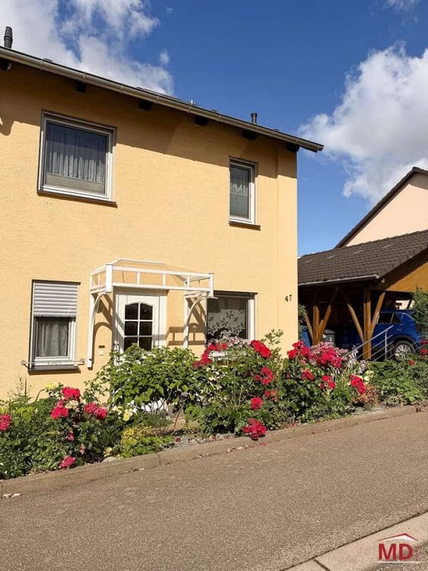 Immobilie in Gersdorf - Gepflegte schöne Doppelhaushälfte mit herrlich angelegtem Garten - Bild 0