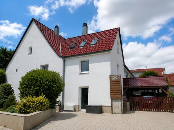 Immobilie in Tiefenbronn - 5-Familienhaus mit Ausbaupotential zum Verkauf - Bild 0